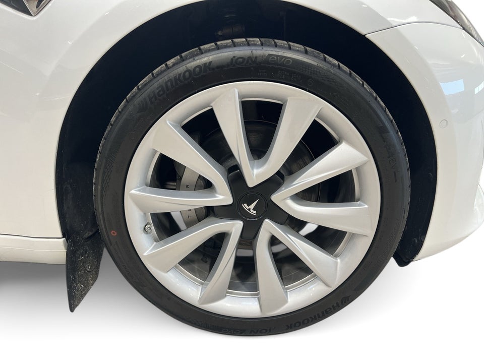 Tesla Model 3 Long Range AWD 4d