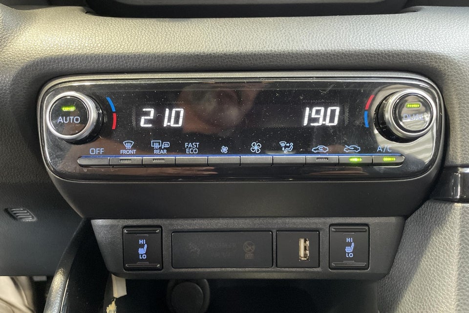 Toyota Yaris 1,5 Hybrid H3 e-CVT 5d
