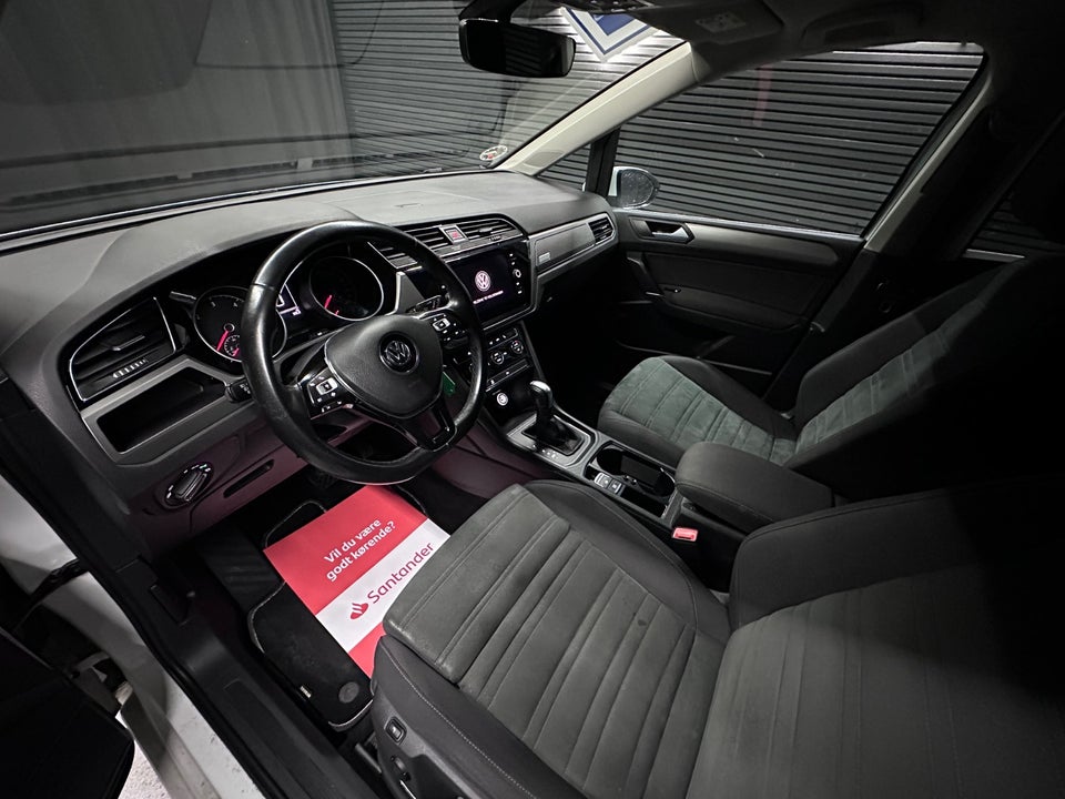 VW Touran 2,0 TDi 150 Comfortline DSG Van 5d