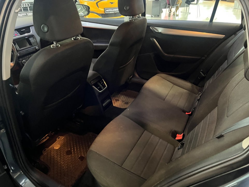 Skoda Octavia 2,0 TDi 150 Ambition DSG 5d