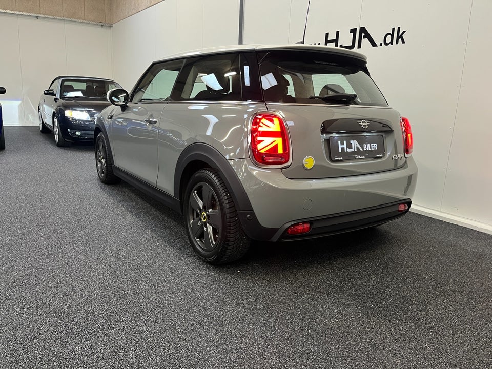 MINI Cooper SE Essential 3d