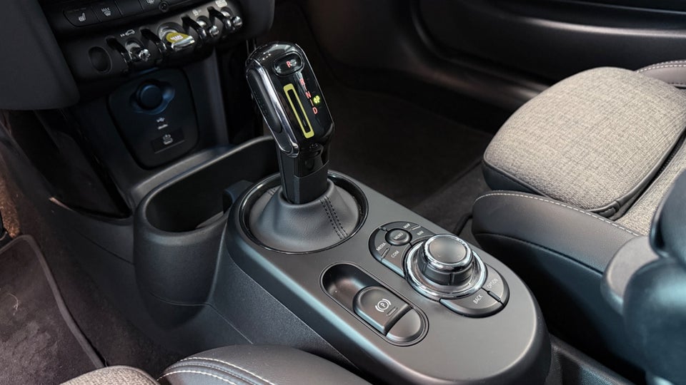 MINI Cooper SE Edition Premium 3d