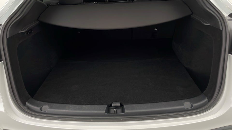 Tesla Model Y Long Range AWD 5d