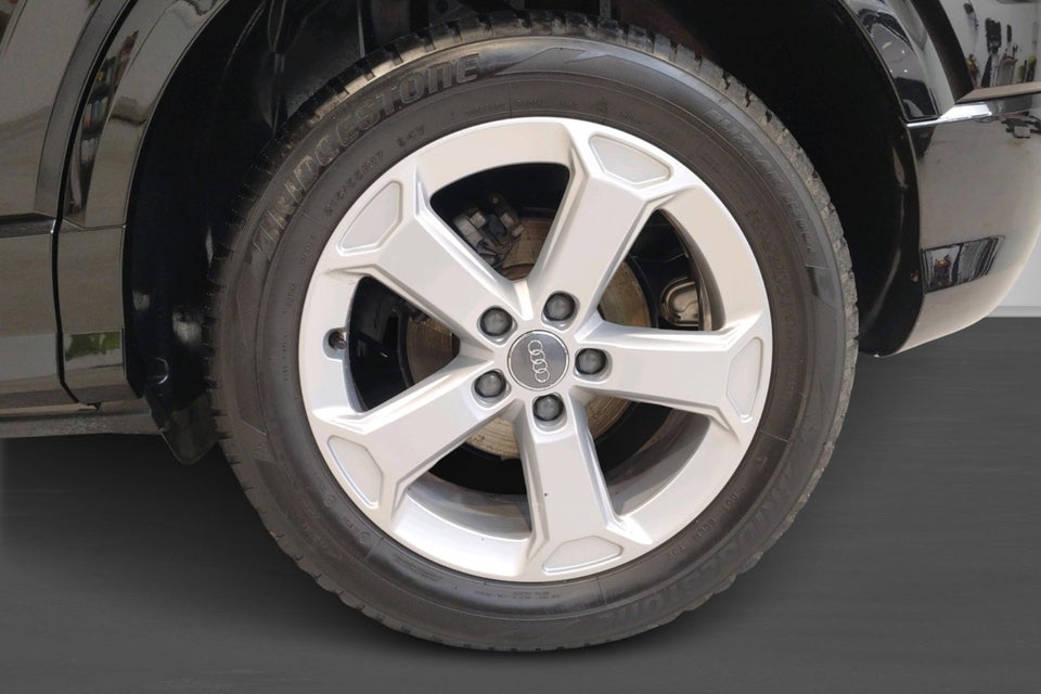 Audi Q2 35 TFSi S-tr. 5d