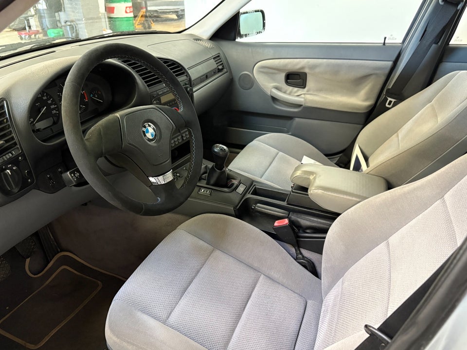 BMW 316i 1,6  4d