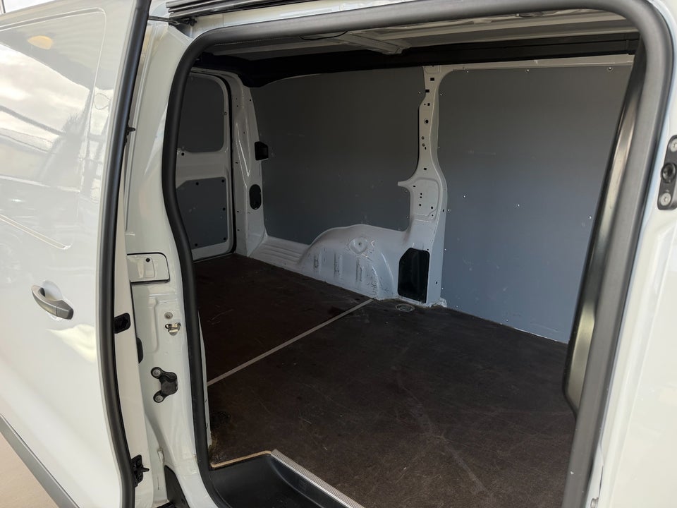 Peugeot Expert 2,0 BlueHDi 144 L3 Plus Van