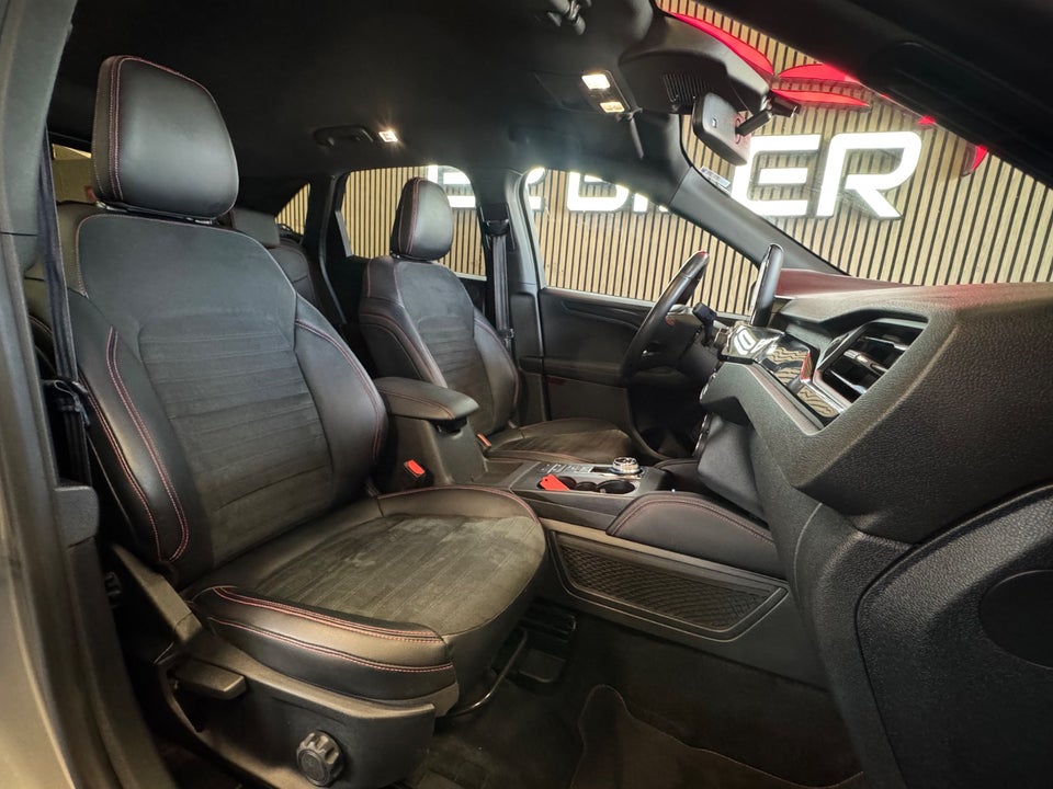 Ford Kuga 2,5 PHEV ST-Line X CVT 5d