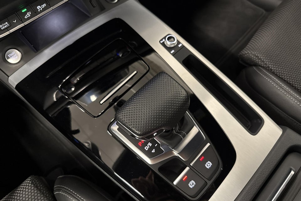 Audi Q5 55 TFSi e S-line quattro S-tr. 5d