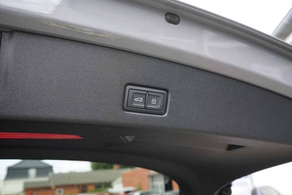 Audi Q4 e-tron 45 S-line 5d