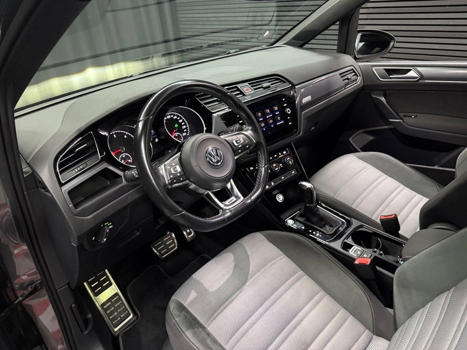 VW Touran 2,0 TDi 190 R-line DSG 7prs 5d