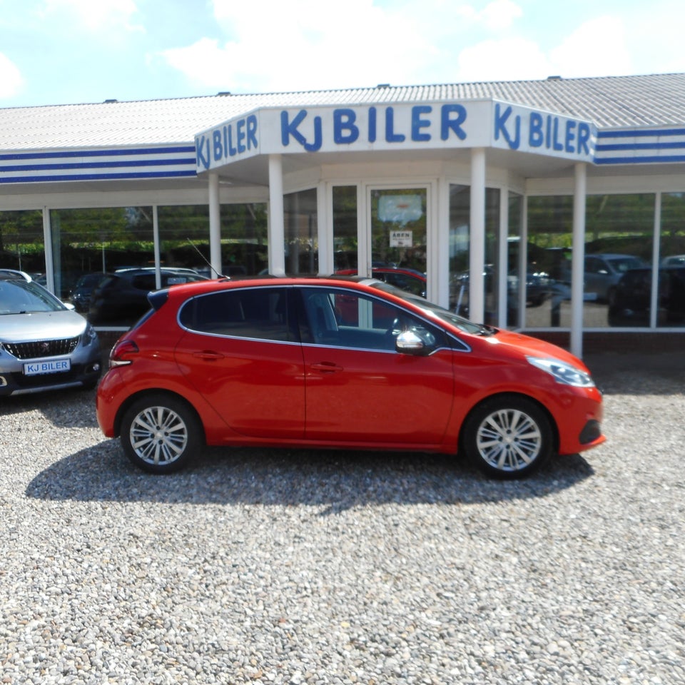 Peugeot 208 1,6 BlueHDi 100 Allure Sky 5d
