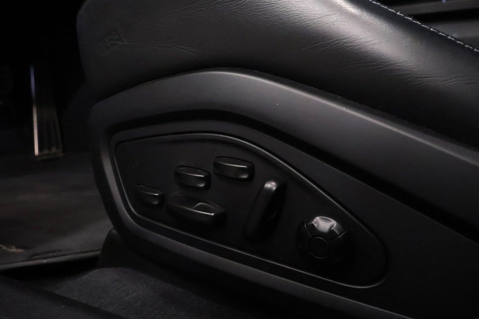 Porsche Taycan Turbo Performance+  4d