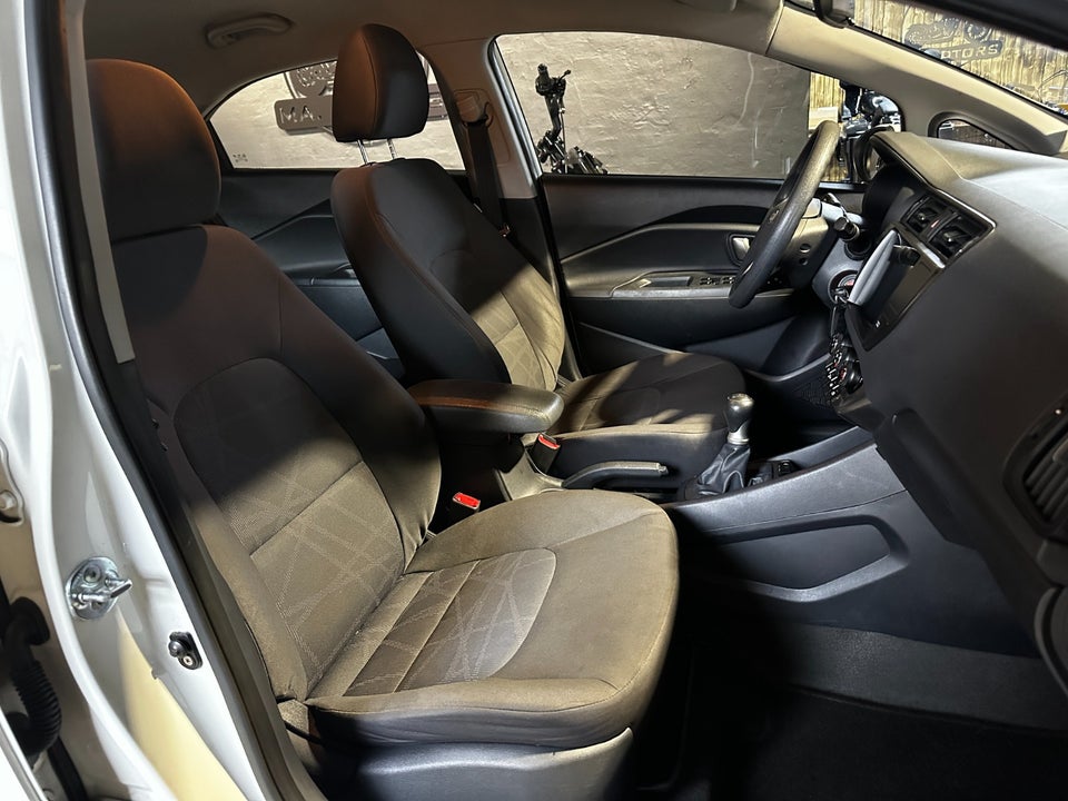 Kia Rio 1,2 CVVT Exclusive 5d
