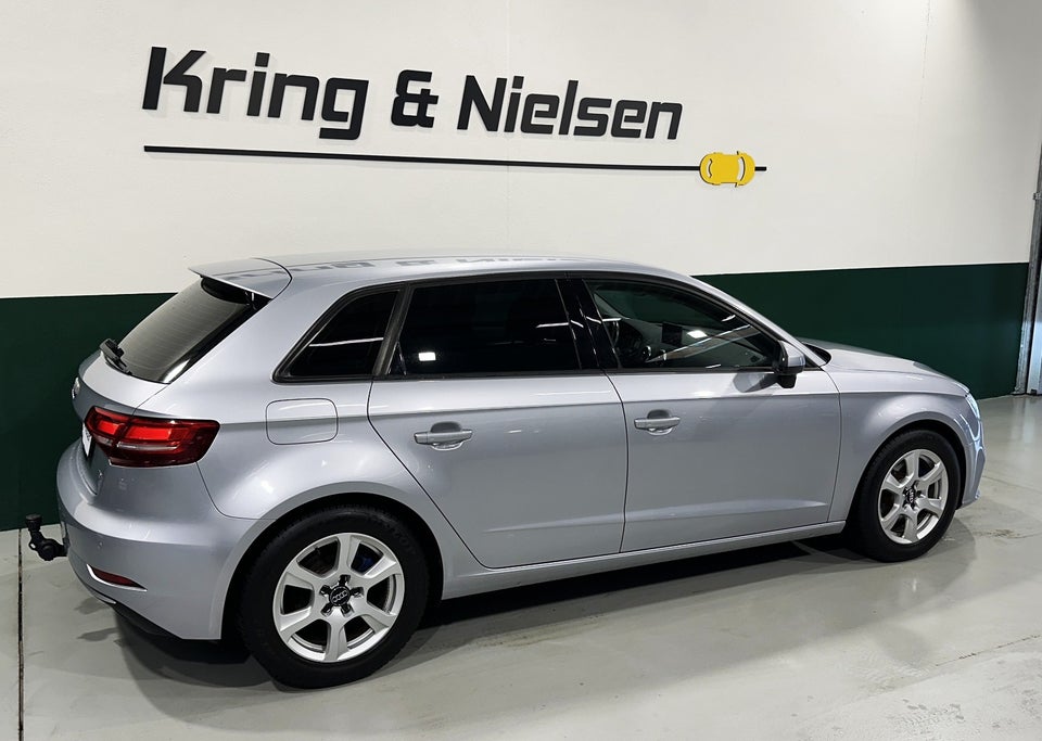 Audi A3 1,6 TDi 110 Sport Sportback 5d