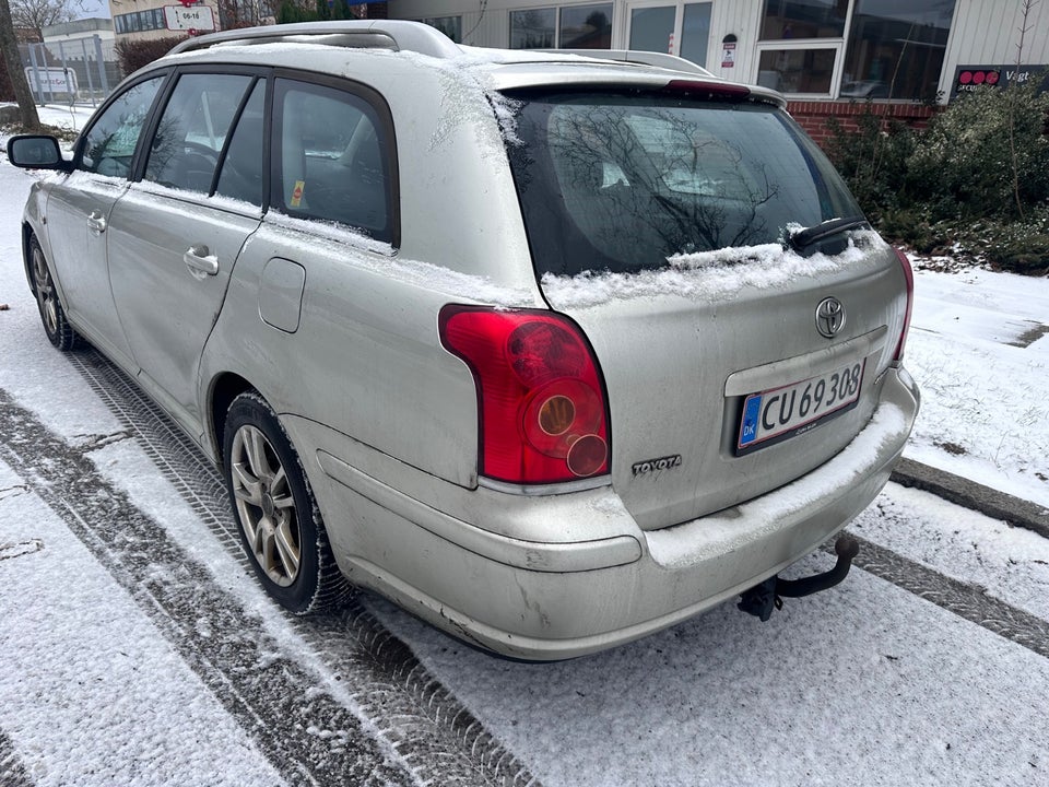 Toyota Avensis 2,0 Sol 5d