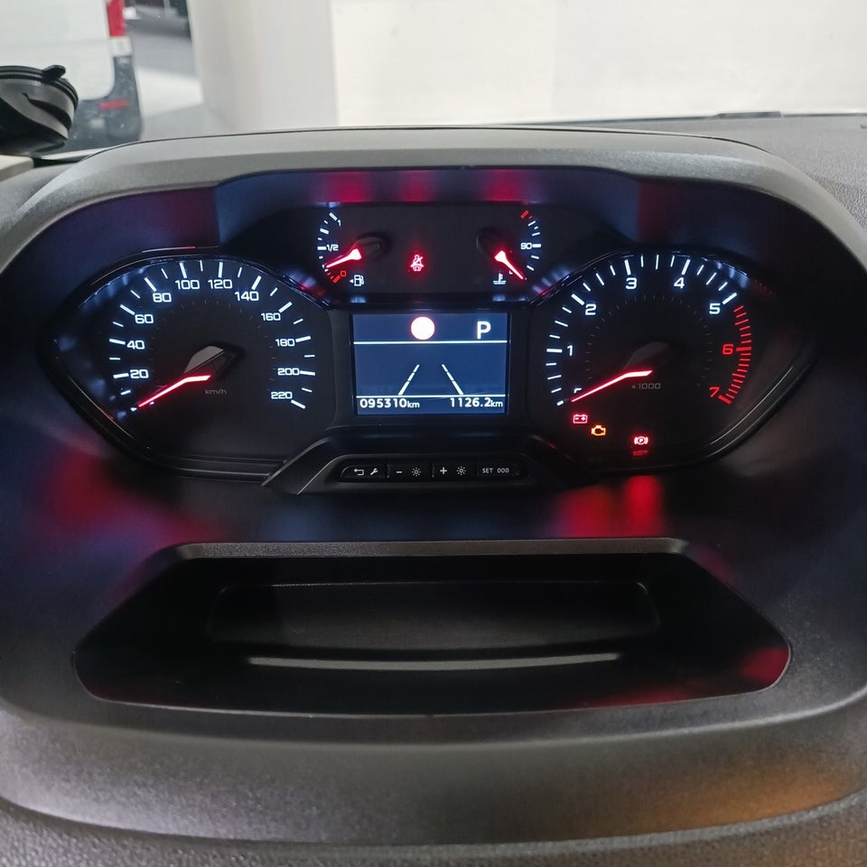 Peugeot Partner 1,5 BlueHDi 130 L1V1 Plus EAT8 Van