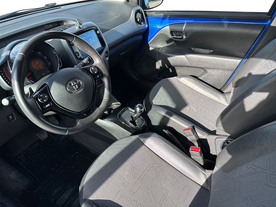 Toyota Aygo 1,0 VVT-i x-clusiv x-shift 5d