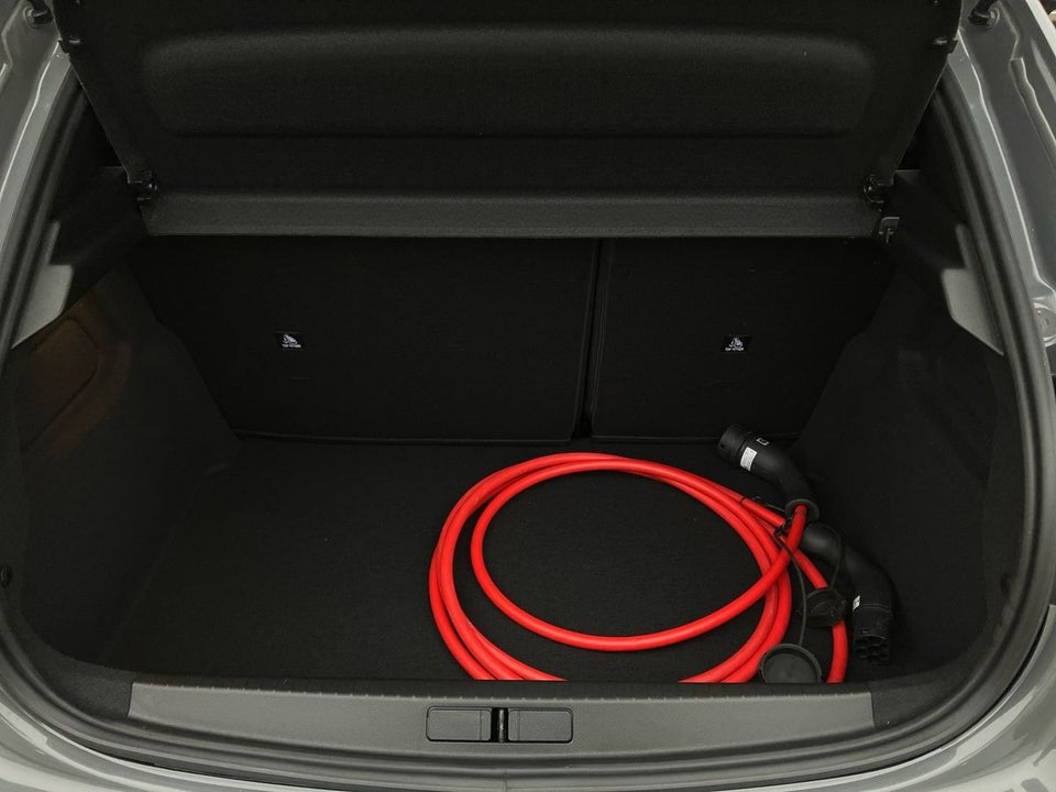 Peugeot e-208 54 GT 5d