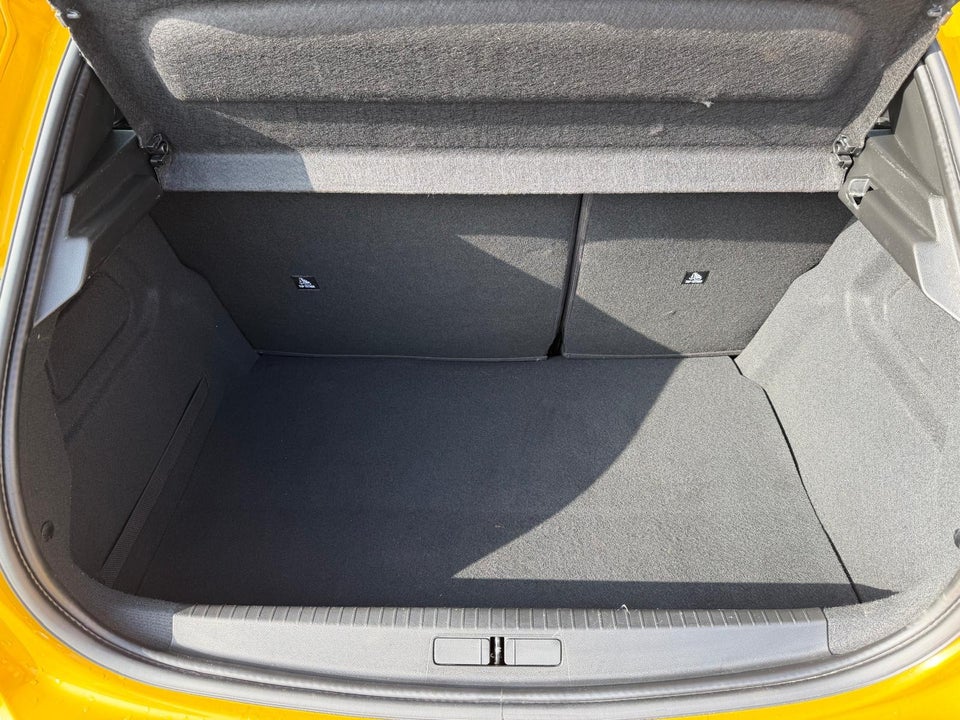 Peugeot e-208 50 Active 5d