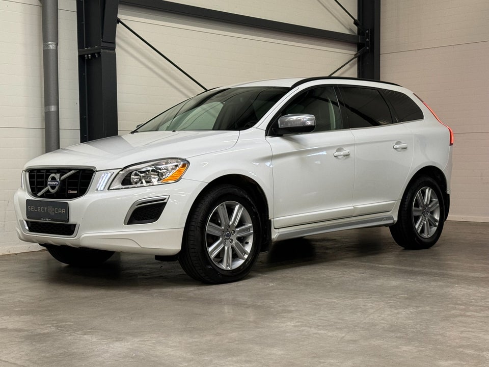 Volvo XC60 2,4 D5 215 R-Design aut. AWD 5d