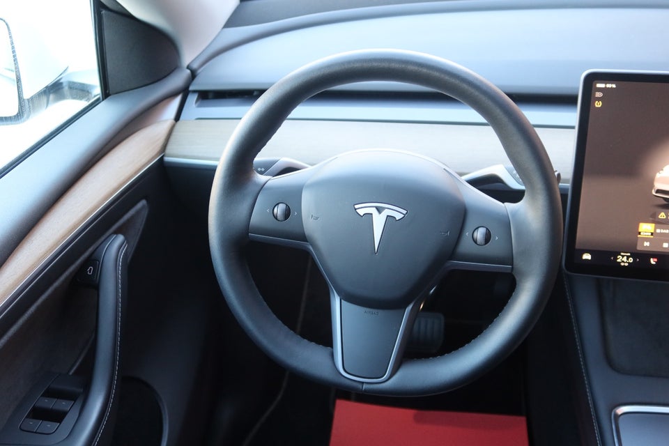 Tesla Model Y Long Range AWD 5d
