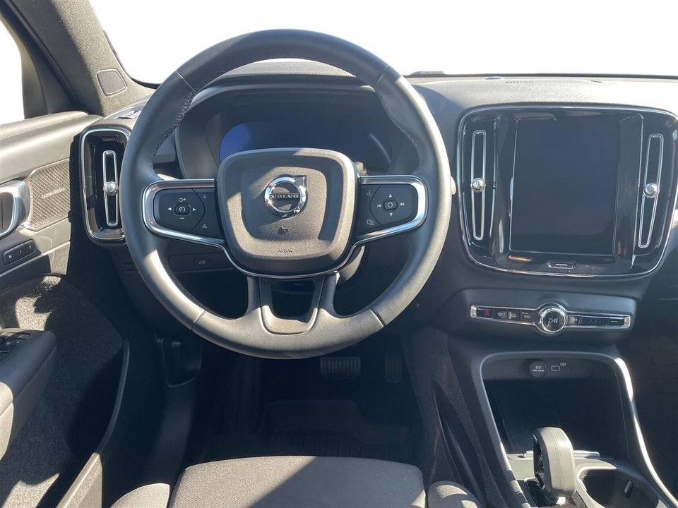 Volvo EC40 Twin Black Edition 5d