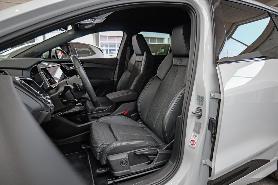 Audi Q4 e-tron 45 S-line quattro 5d