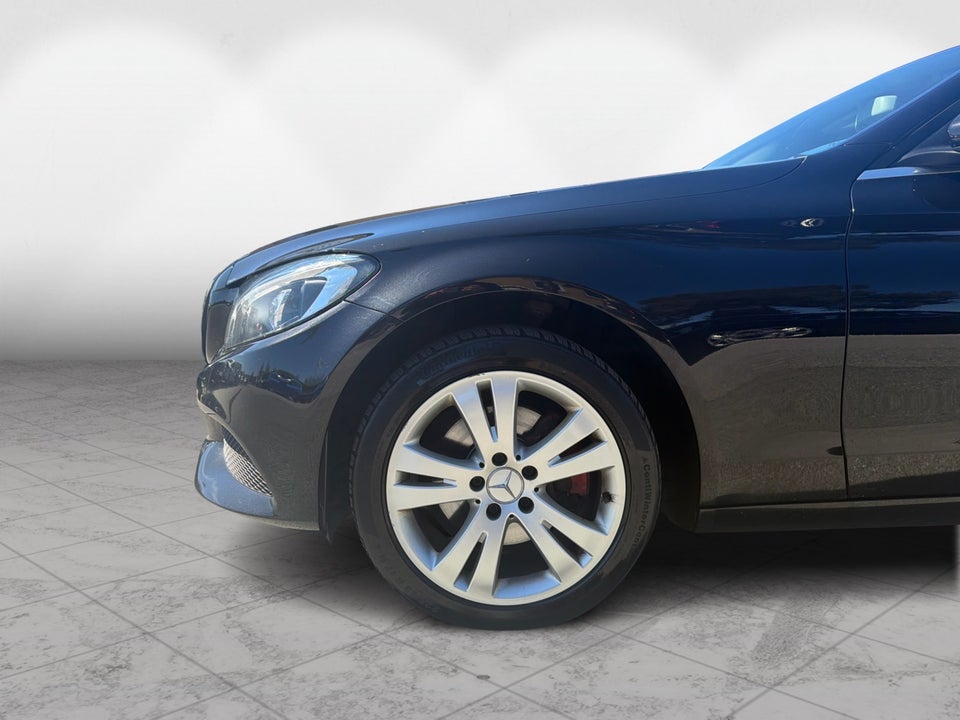 Mercedes C220 d 2,2 Avantgarde stc. aut. 5d