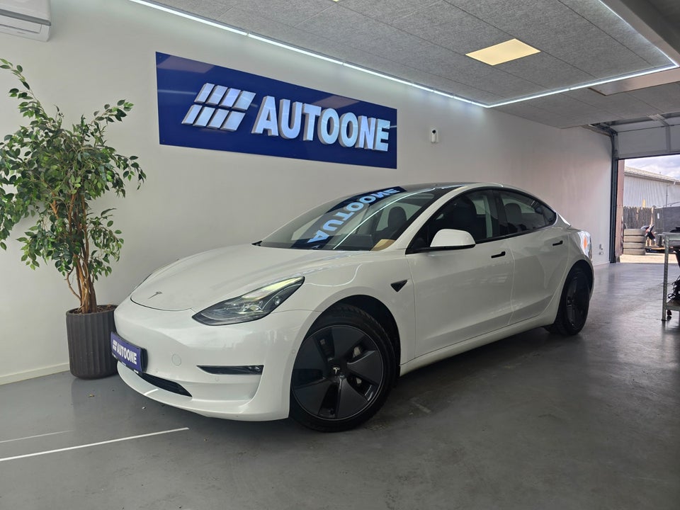 Tesla Model 3 Long Range AWD 4d