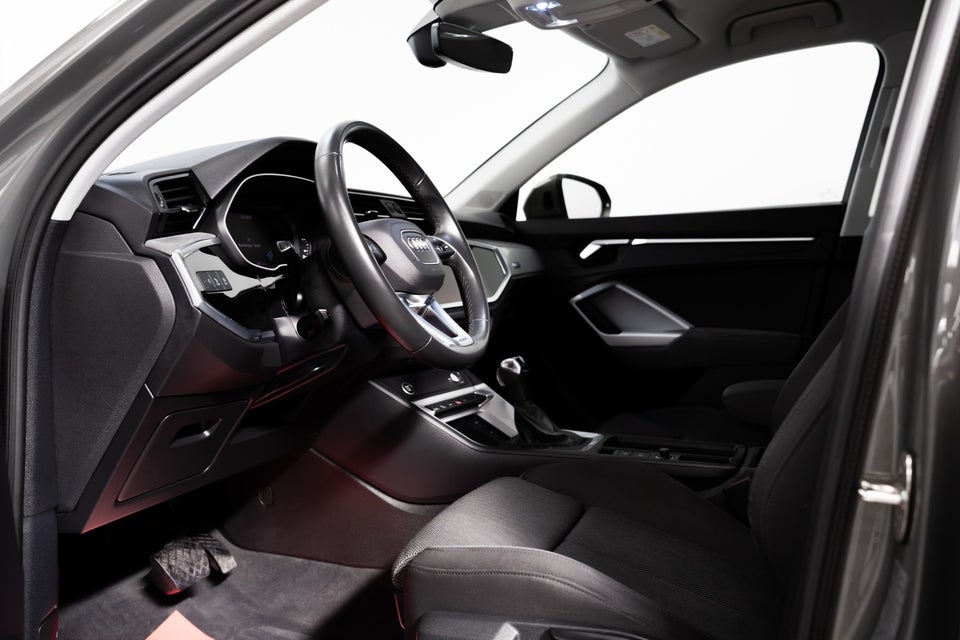 Audi Q3 45 TFSi e Attitude plus S-tr. 5d