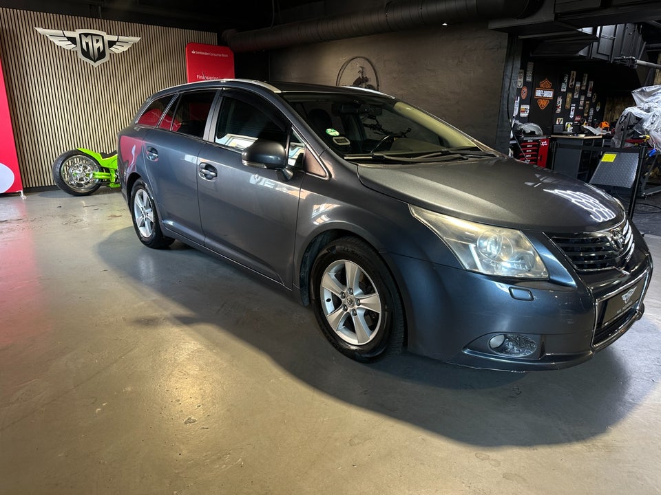 Toyota Avensis 2,0 VVT-i T2 stc. E-CVT 5d