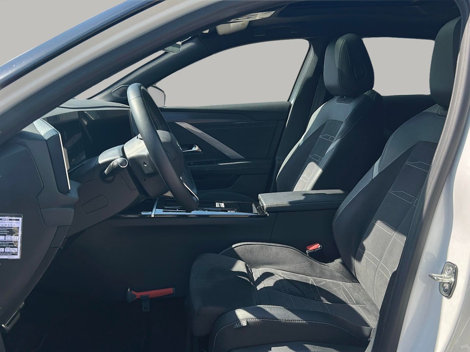 Opel Astra-e 54 Ultimate 5d