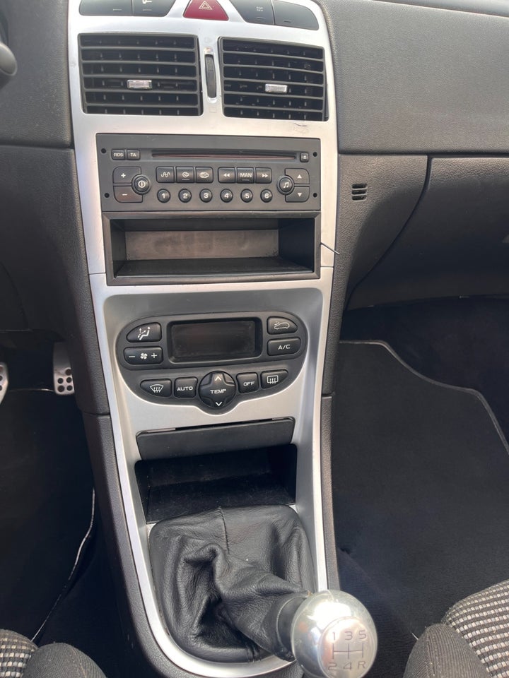 Peugeot 307 2,0 16V CC 2d