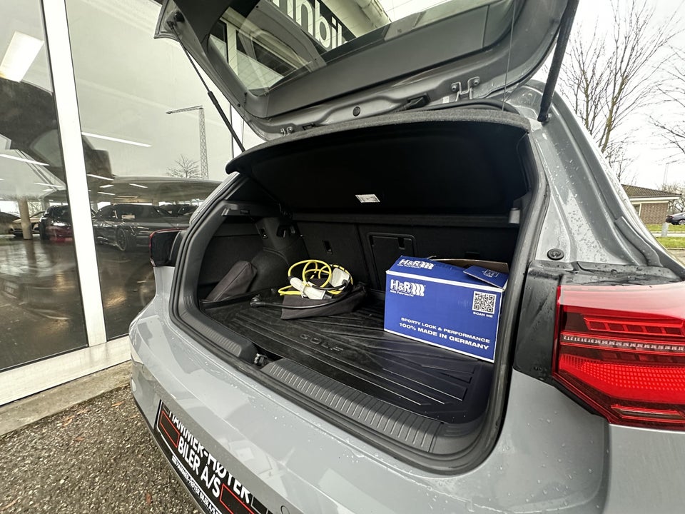 VW Golf VIII 1,4 GTE DSG 5d