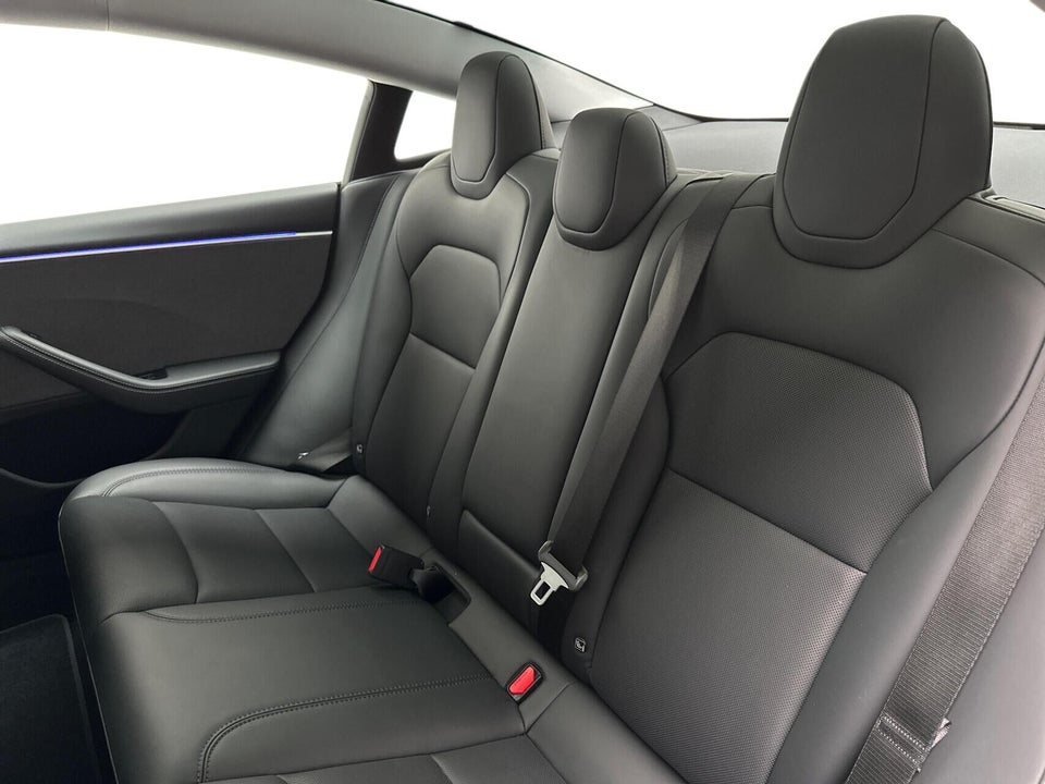 Tesla Model 3 RWD 4d