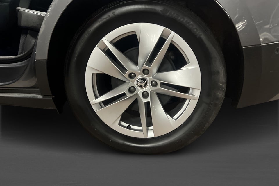 Skoda Enyaq 80 iV Loft 5d