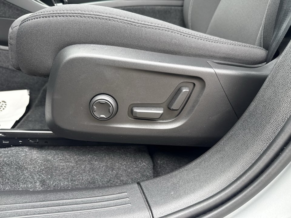 Volvo EX40 Extended Range Plus 5d