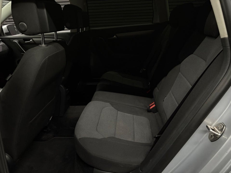 VW Passat 2,0 TDi 170 Comfortline Variant BMT 5d