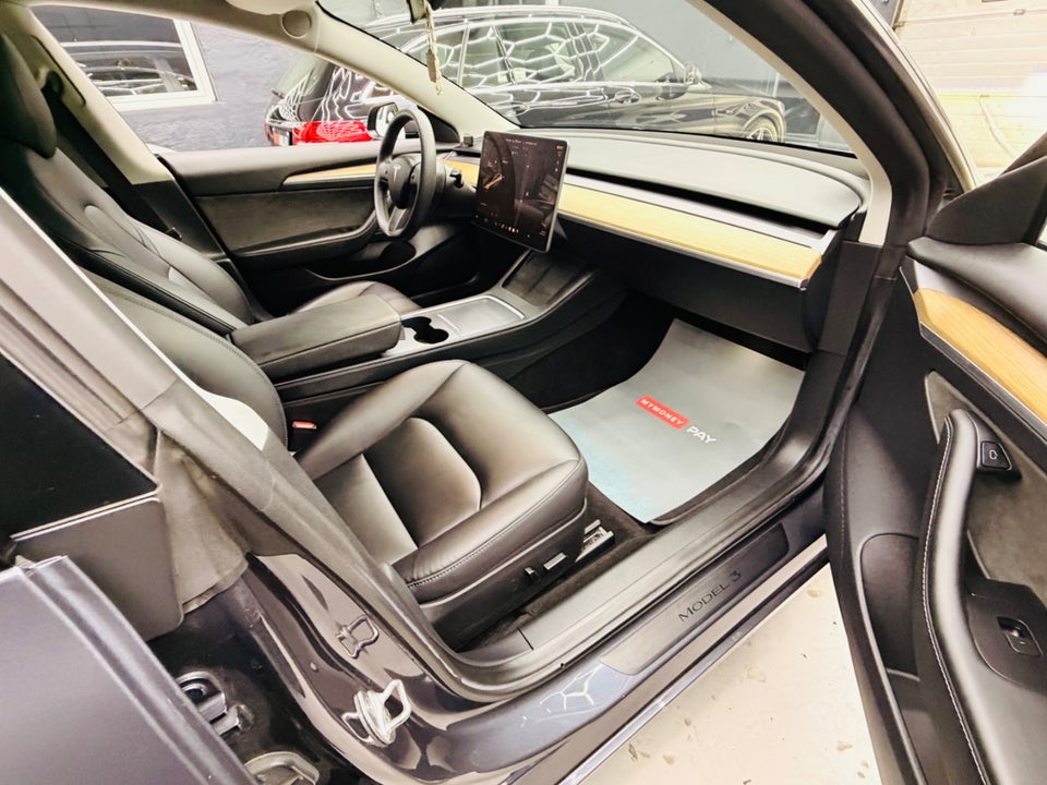 Tesla Model 3 Long Range AWD 4d