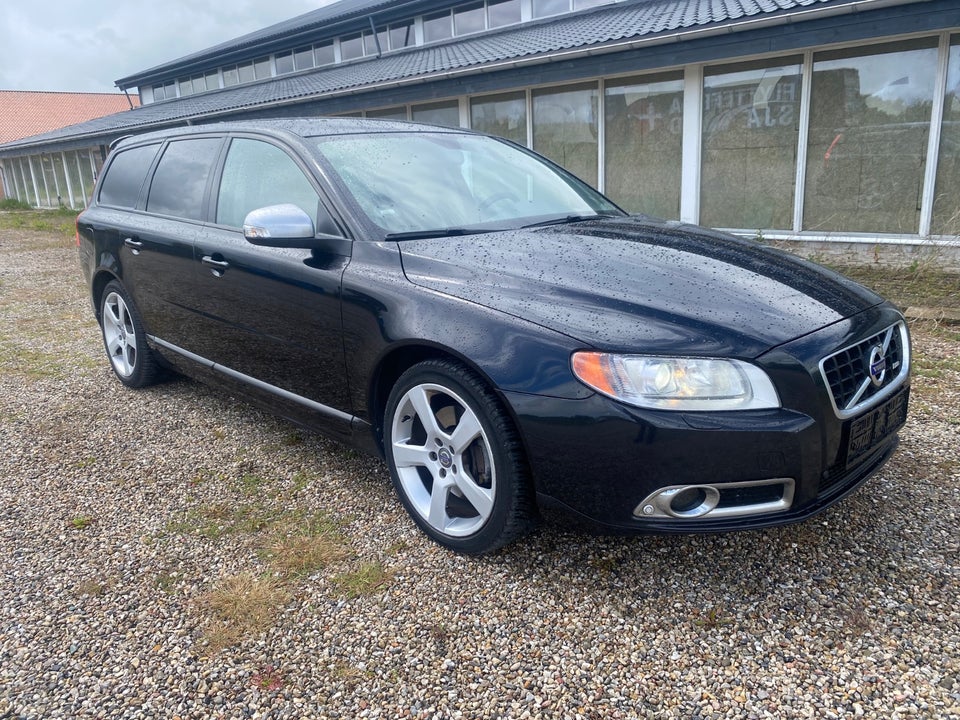 Volvo V70 2,5 T 230 Summum aut. 5d