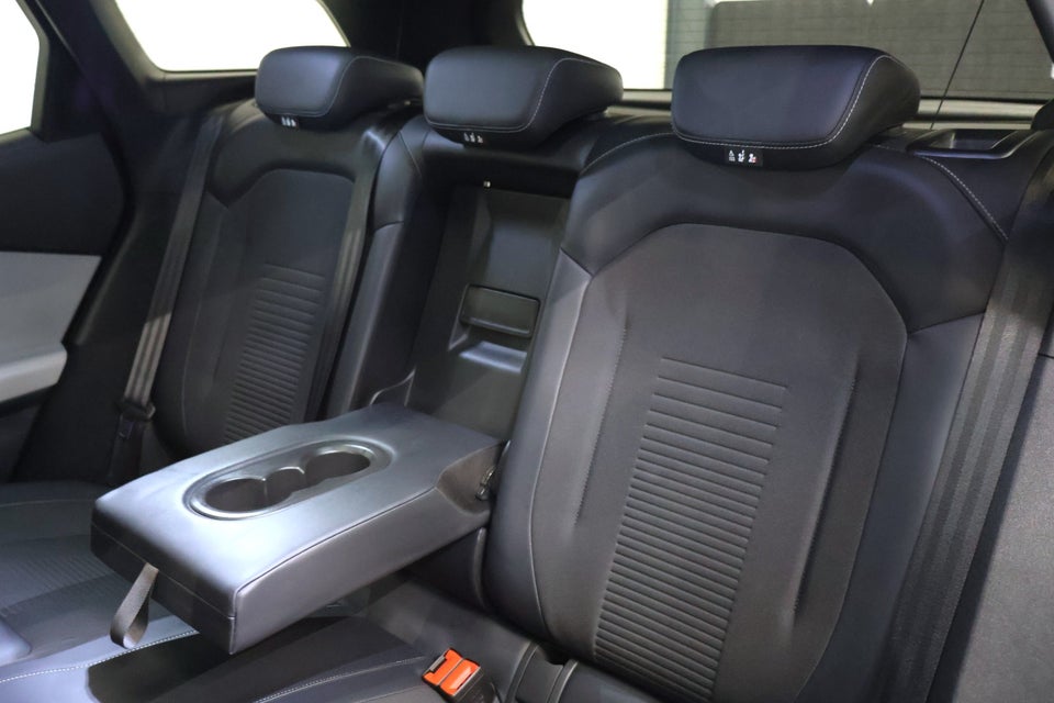 Ford Explorer 77 Premium Extended Range 5d