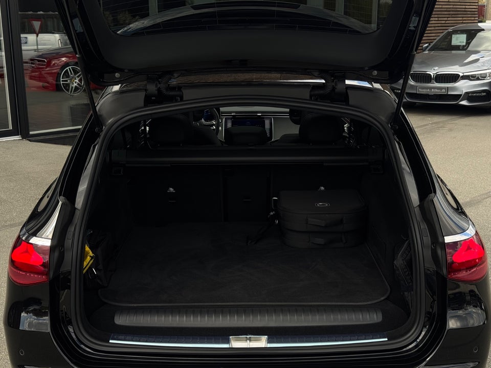Mercedes E300 e 2,0 AMG Line stc. aut. 5d