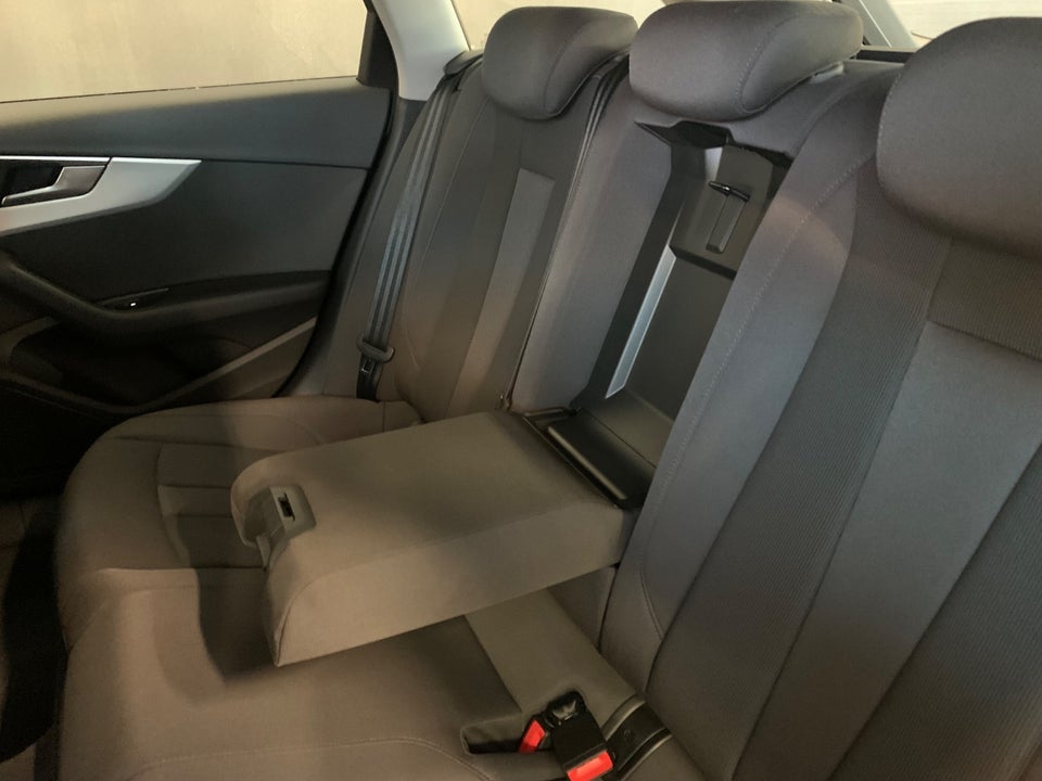 Audi A4 40 TFSi Sport Prestige Tour Avant S-tr. 5d