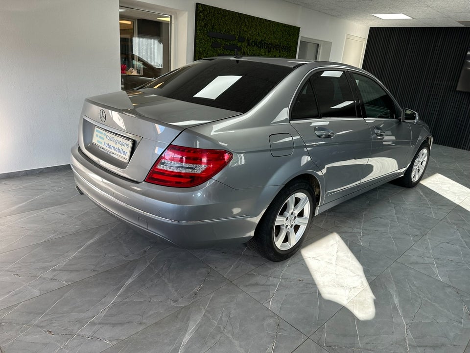 Mercedes C220 2,2 CDi BE 4d