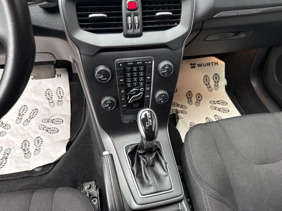 Volvo V40 CC 1,6 D2 115 Kinetic aut. 5d