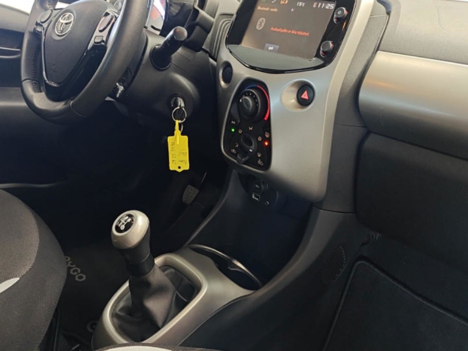 Toyota Aygo 1,0 VVT-i x-play 5d