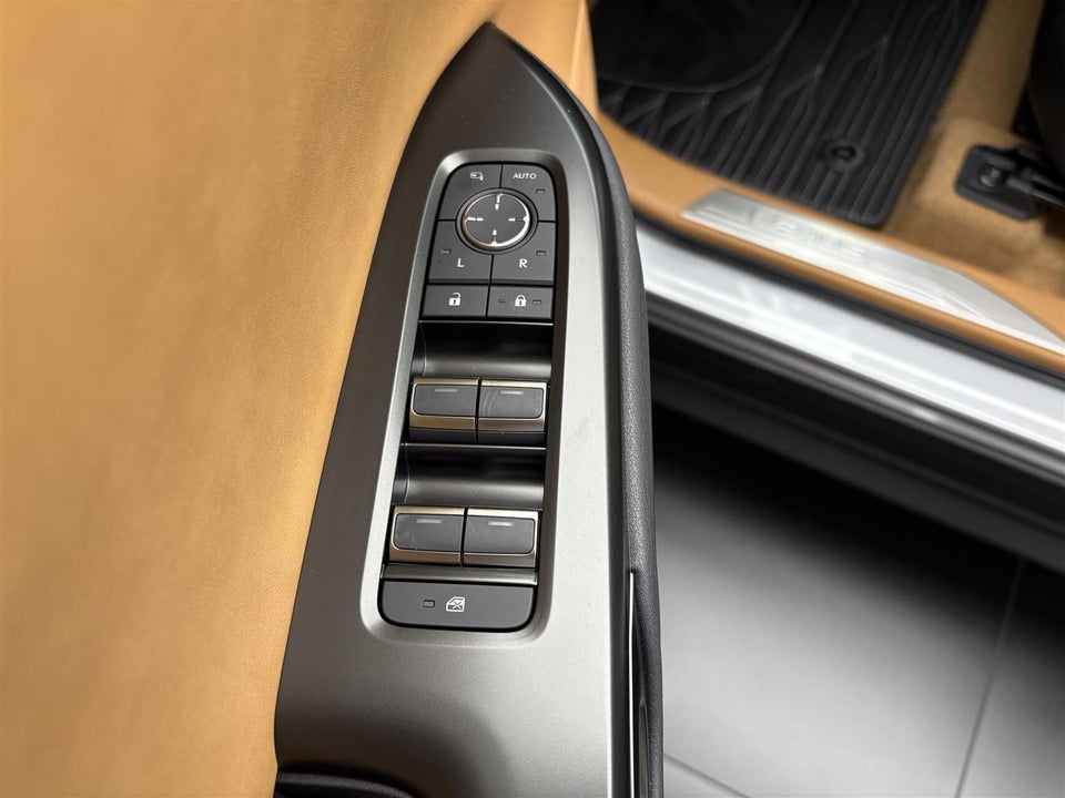 Lexus RZ300e Executive 5d