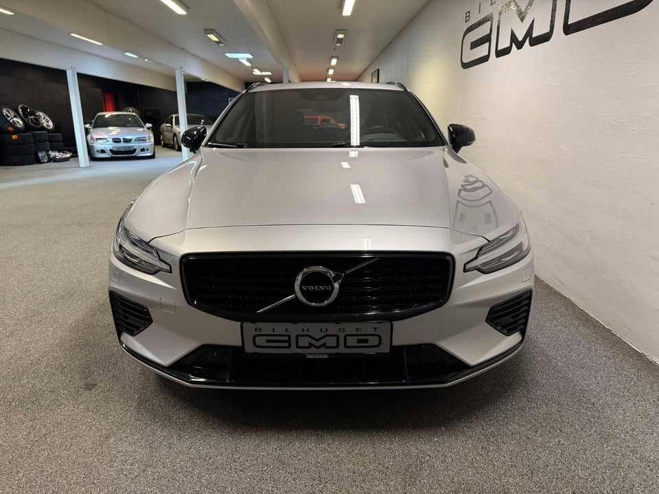 Volvo V60 2,0 T8 ReCharge R-Design aut. AWD 5d