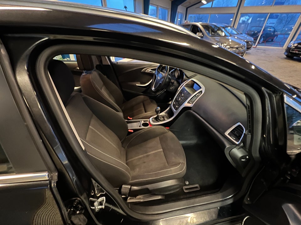 Opel Astra 1,4 T 140 Sport Sports Tourer 5d