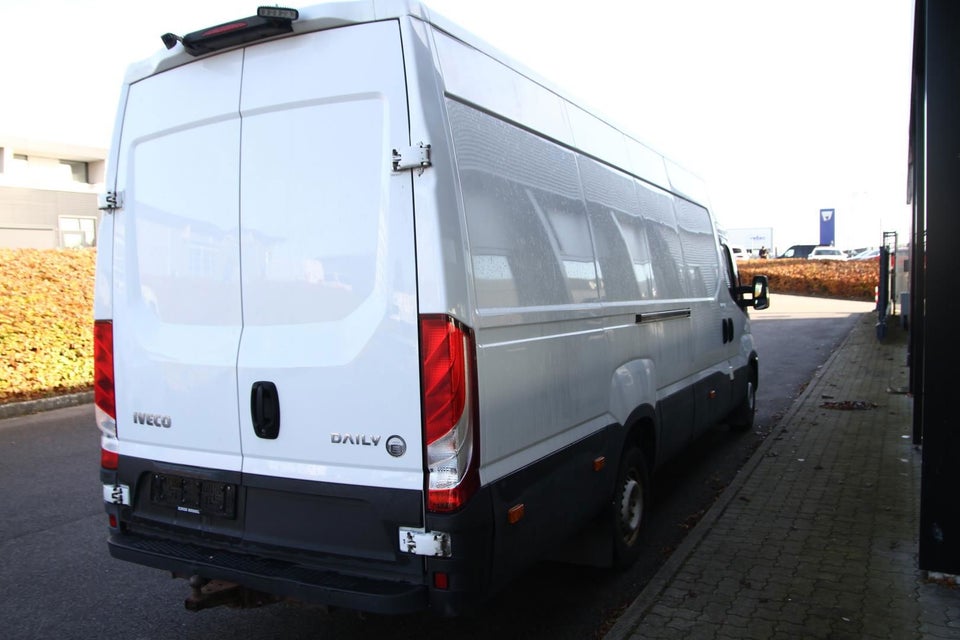 Iveco Daily 2,3 35S16 16m³ Van